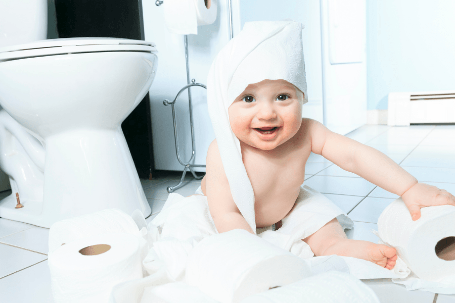 Bé 3 tuổi chưa biết tự đi vệ sinh có bình thường không?